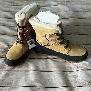 Women’s Snow Boots (size 11 W)